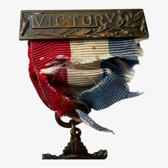 1917 Victory Medal – Town of Hamburg, NY – Local War Service Award by C.H. Co. - Picture 8 of 11